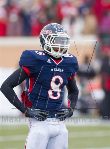 Thumbnail 2 in Ryan vs. Cedar Hill (UIL 5A D2 Quarterfinal) photogallery.