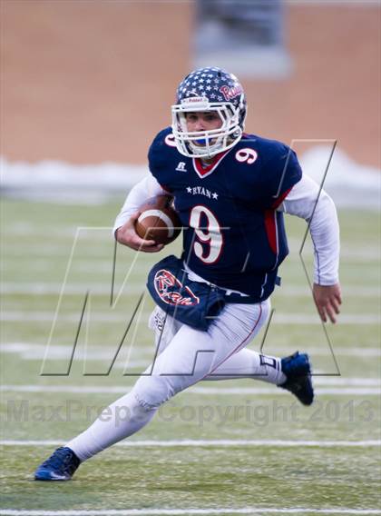 Thumbnail 1 in Ryan vs. Cedar Hill (UIL 5A D2 Quarterfinal) photogallery.