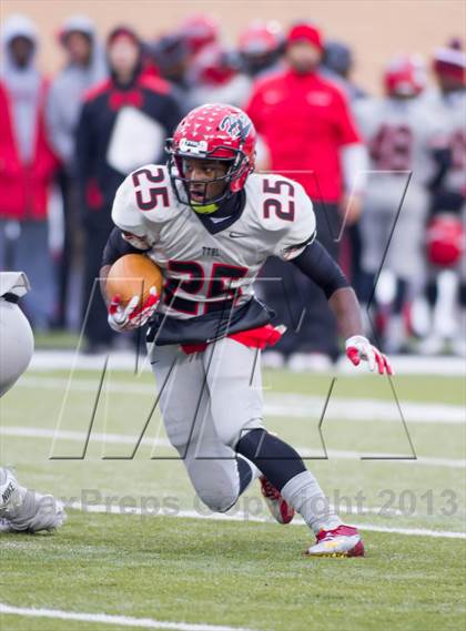 Thumbnail 1 in Ryan vs. Cedar Hill (UIL 5A D2 Quarterfinal) photogallery.