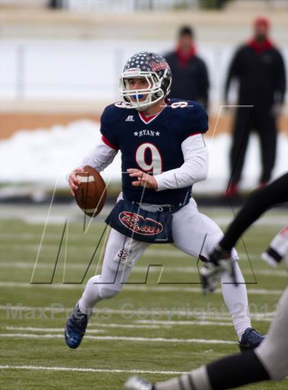 Thumbnail 2 in Ryan vs. Cedar Hill (UIL 5A D2 Quarterfinal) photogallery.
