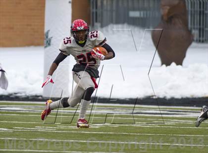 Thumbnail 2 in Ryan vs. Cedar Hill (UIL 5A D2 Quarterfinal) photogallery.
