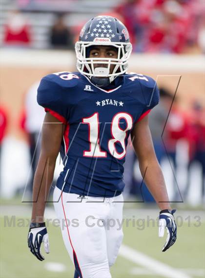 Thumbnail 3 in Ryan vs. Cedar Hill (UIL 5A D2 Quarterfinal) photogallery.