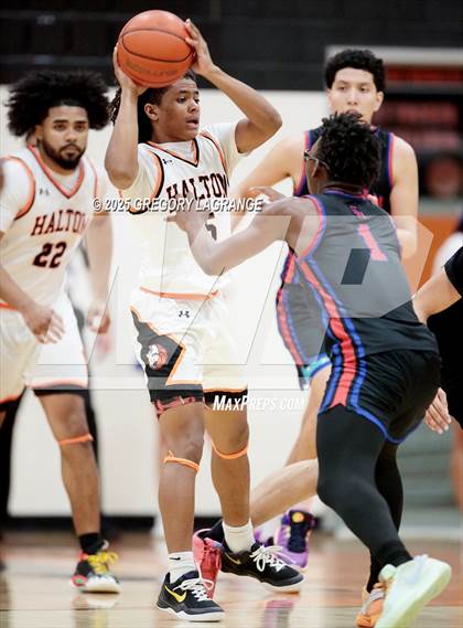 Thumbnail 2 in Sam Houston vs Haltom photogallery.