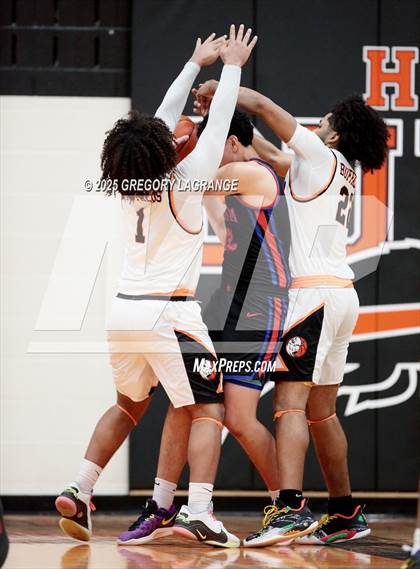 Thumbnail 3 in Sam Houston vs Haltom photogallery.