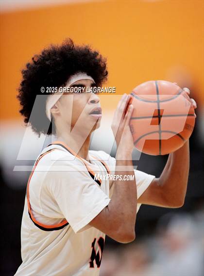 Thumbnail 1 in Sam Houston vs Haltom photogallery.