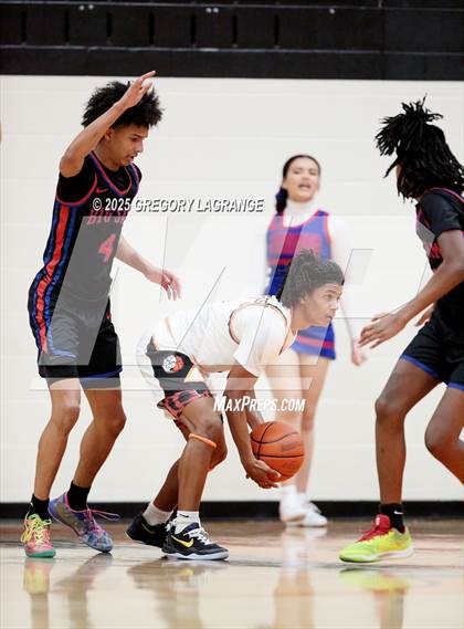 Thumbnail 3 in Sam Houston vs Haltom photogallery.