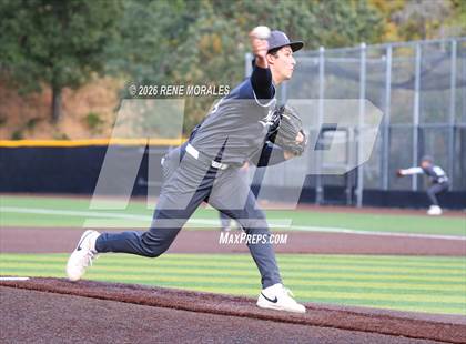 Thumbnail 3 in Harvard-Westlake vs St Francis photogallery.