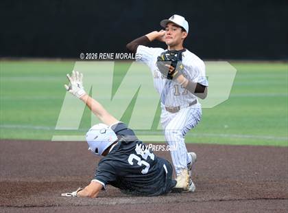 Thumbnail 2 in Harvard-Westlake vs St Francis photogallery.