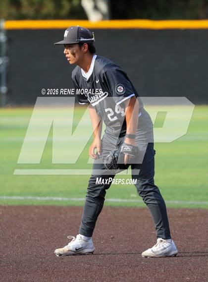 Thumbnail 1 in Harvard-Westlake vs St Francis photogallery.