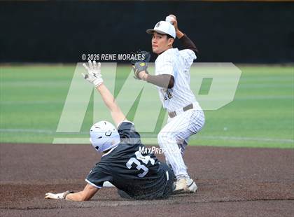 Thumbnail 1 in Harvard-Westlake vs St Francis photogallery.
