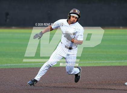 Thumbnail 1 in Harvard-Westlake vs St Francis photogallery.