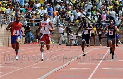 Thumbnail 1 in 115th Penn Relays photogallery.