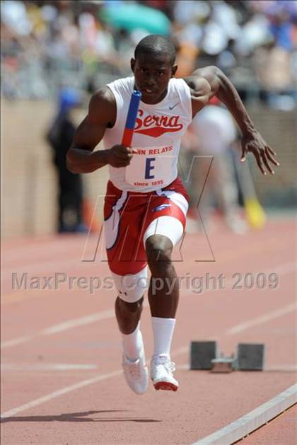 Thumbnail 3 in 115th Penn Relays photogallery.
