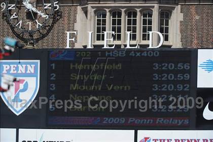Thumbnail 2 in 115th Penn Relays photogallery.
