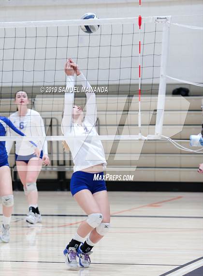 Thumbnail 3 in Alta Loma vs  Louisville (Viewpoint Invitational) photogallery.