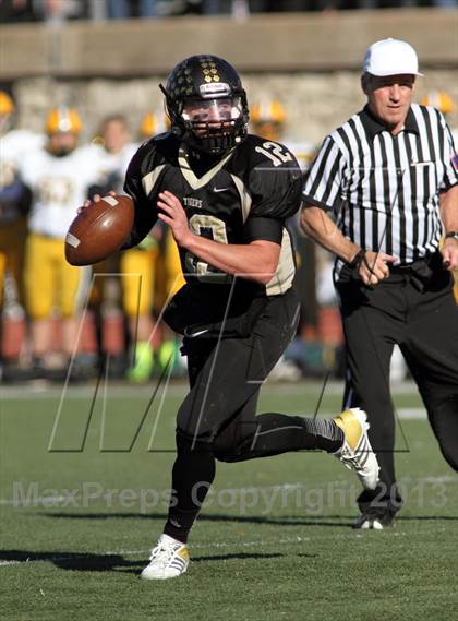 Thumbnail 1 in Blue Valley vs. South (KSHSAA Class 5A Final) photogallery.