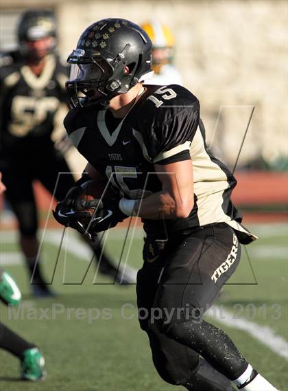 Thumbnail 1 in Blue Valley vs. South (KSHSAA Class 5A Final) photogallery.