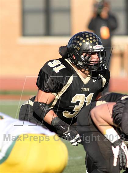 Thumbnail 3 in Blue Valley vs. South (KSHSAA Class 5A Final) photogallery.