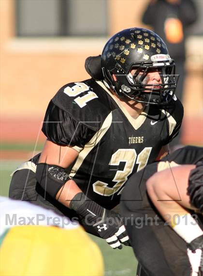 Thumbnail 2 in Blue Valley vs. South (KSHSAA Class 5A Final) photogallery.