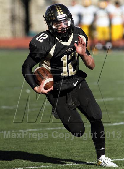 Thumbnail 2 in Blue Valley vs. South (KSHSAA Class 5A Final) photogallery.