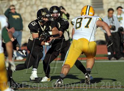 Thumbnail 2 in Blue Valley vs. South (KSHSAA Class 5A Final) photogallery.