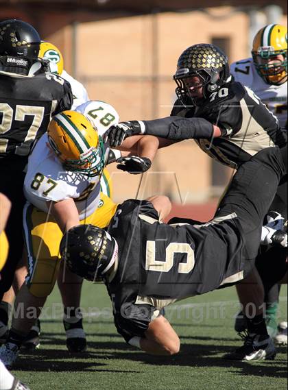 Thumbnail 3 in Blue Valley vs. South (KSHSAA Class 5A Final) photogallery.