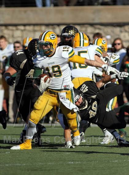 Thumbnail 2 in Blue Valley vs. South (KSHSAA Class 5A Final) photogallery.