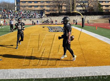 Thumbnail 1 in Blue Valley vs. South (KSHSAA Class 5A Final) photogallery.