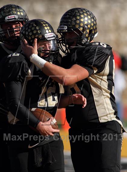 Thumbnail 3 in Blue Valley vs. South (KSHSAA Class 5A Final) photogallery.