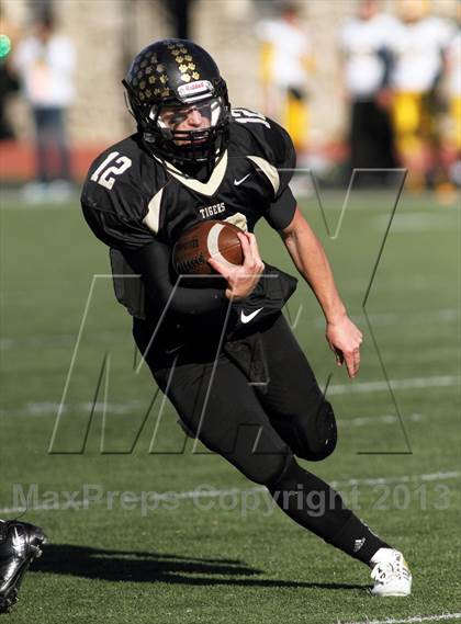 Thumbnail 1 in Blue Valley vs. South (KSHSAA Class 5A Final) photogallery.