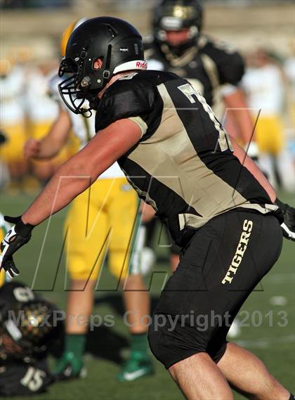 Thumbnail 3 in Blue Valley vs. South (KSHSAA Class 5A Final) photogallery.
