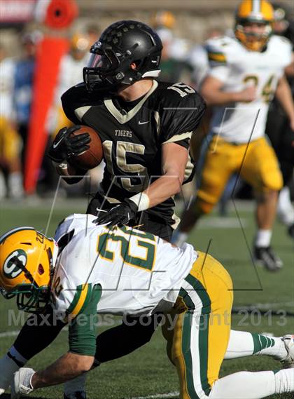 Thumbnail 2 in Blue Valley vs. South (KSHSAA Class 5A Final) photogallery.