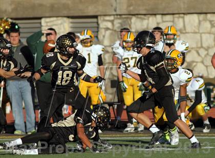 Thumbnail 1 in Blue Valley vs. South (KSHSAA Class 5A Final) photogallery.