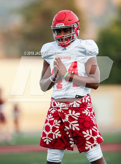 Thumbnail 1 in Hueneme @ Santa Paula photogallery.