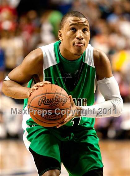Thumbnail 1 in Rowan County vs. Christian County (KHSAA Sweet 16 Final) photogallery.