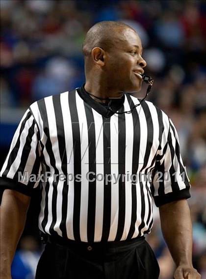 Thumbnail 1 in Rowan County vs. Christian County (KHSAA Sweet 16 Final) photogallery.