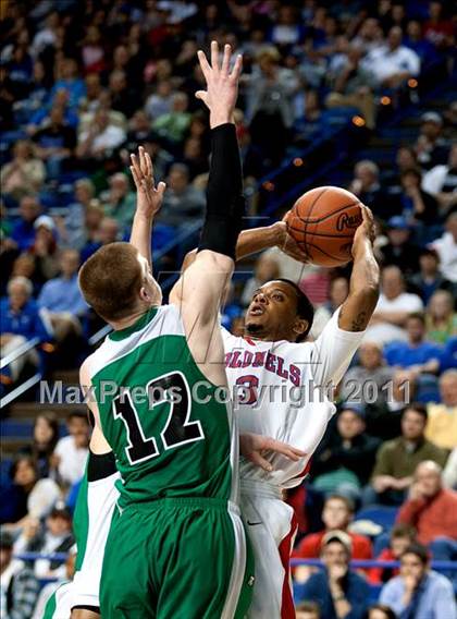 Thumbnail 2 in Rowan County vs. Christian County (KHSAA Sweet 16 Final) photogallery.