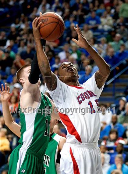 Thumbnail 1 in Rowan County vs. Christian County (KHSAA Sweet 16 Final) photogallery.