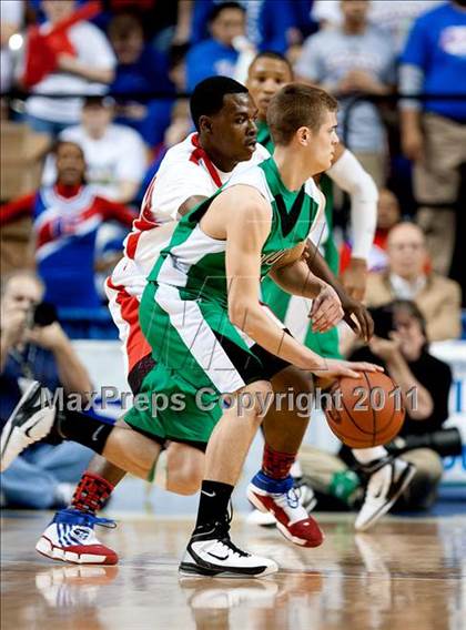 Thumbnail 1 in Rowan County vs. Christian County (KHSAA Sweet 16 Final) photogallery.