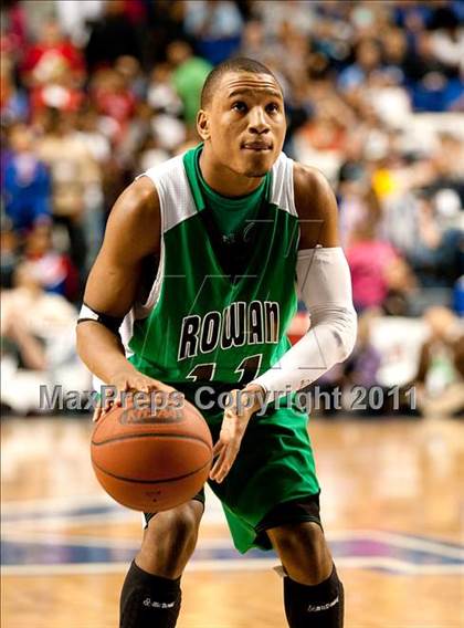 Thumbnail 3 in Rowan County vs. Christian County (KHSAA Sweet 16 Final) photogallery.