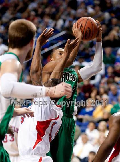Thumbnail 1 in Rowan County vs. Christian County (KHSAA Sweet 16 Final) photogallery.
