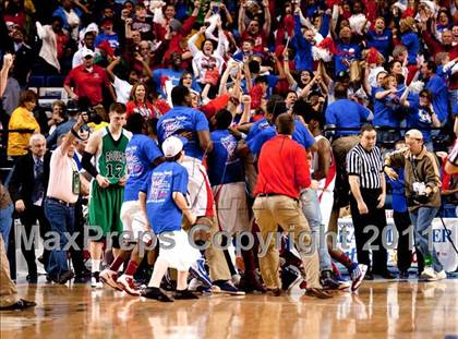 Thumbnail 3 in Rowan County vs. Christian County (KHSAA Sweet 16 Final) photogallery.