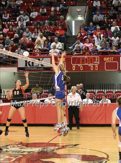 Thumbnail 2 in Pender vs Rosman (NCHSAA 1A Final) photogallery.