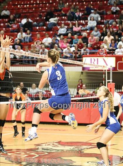 Thumbnail 1 in Pender vs Rosman (NCHSAA 1A Final) photogallery.