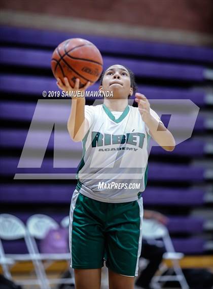 Thumbnail 2 in Ribet Academy vs  Bishop Conaty-Loretto photogallery.