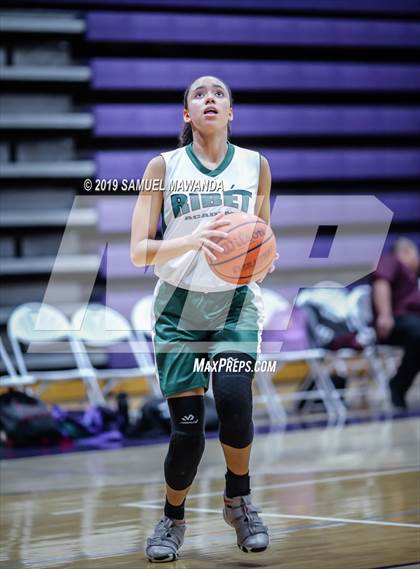 Thumbnail 3 in Ribet Academy vs  Bishop Conaty-Loretto photogallery.