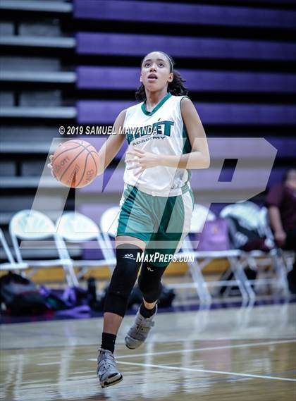 Thumbnail 3 in Ribet Academy vs  Bishop Conaty-Loretto photogallery.