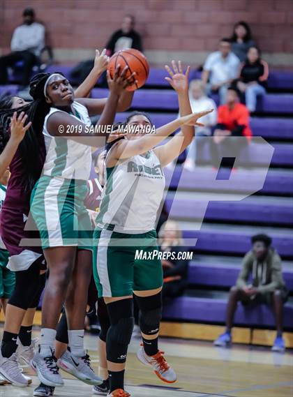 Thumbnail 3 in Ribet Academy vs  Bishop Conaty-Loretto photogallery.