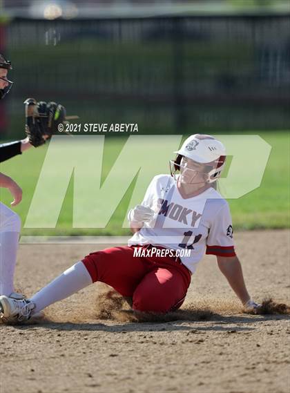 Thumbnail 2 in Chatfield @ Smoky Hill photogallery.