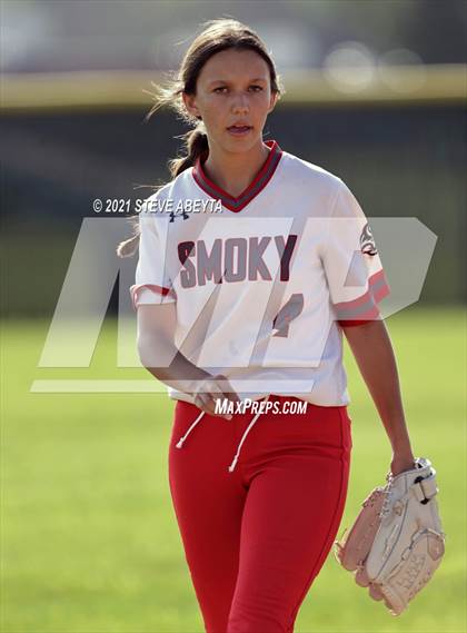 Thumbnail 1 in Chatfield @ Smoky Hill photogallery.